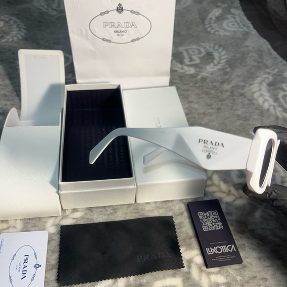 White pr17 Women’s prada Sunglasses - Picture 1 of 9